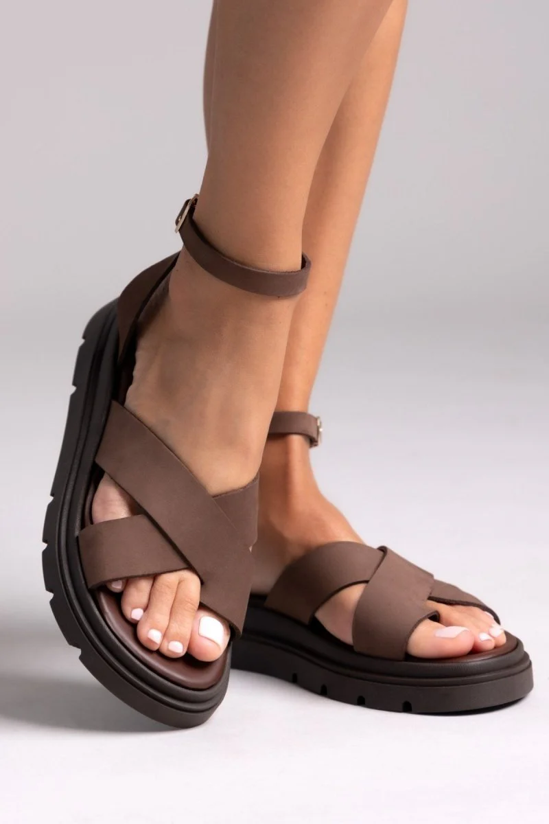 Σανδάλια nubuck με μπαρέτα - Καφέ - Image 2