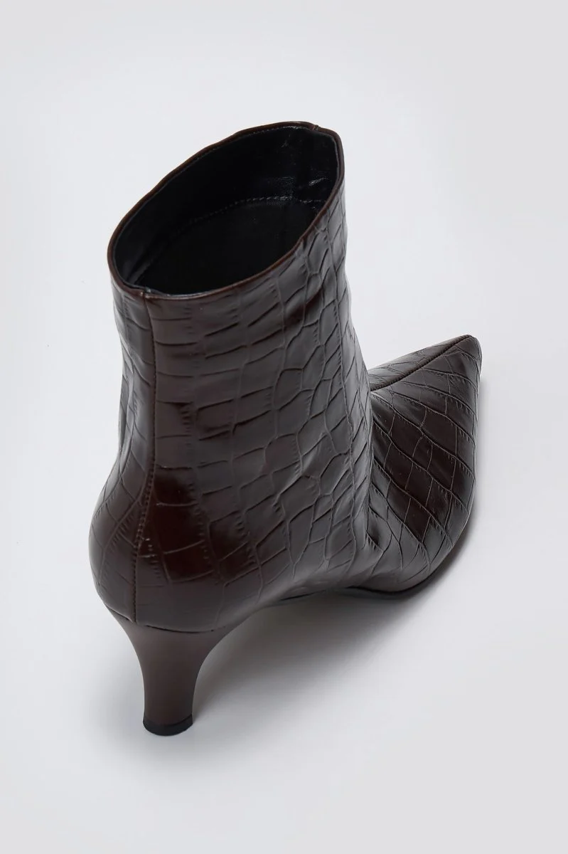 Μποτάκια με kitten heel - Καφέ Croc - Image 7
