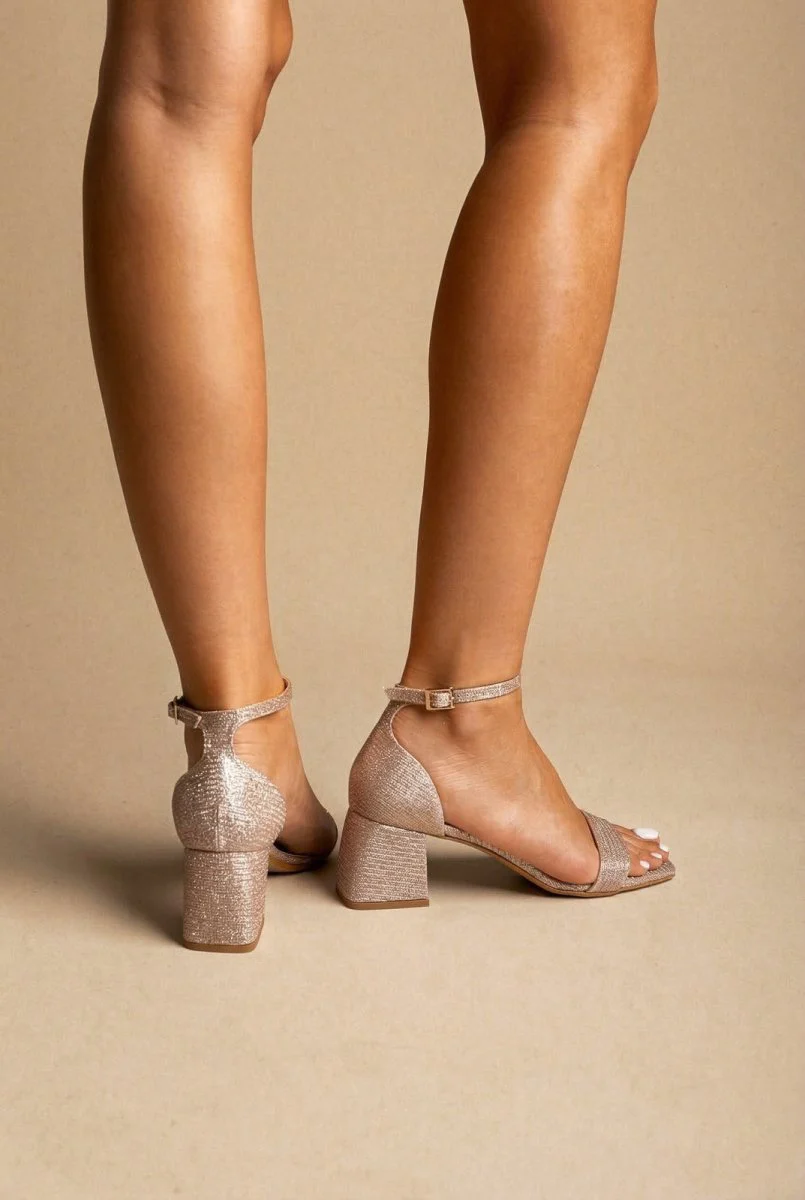 Πέδιλα με Τετράγωνο Τακούνι και μπαρέτα- Nude Lurex - Image 3
