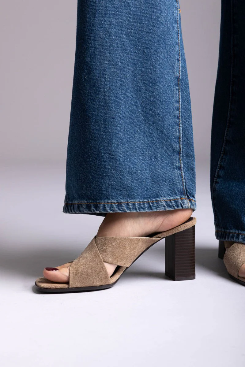 Mules με τετράγωνο τακούνι - Ταμπά suede - Image 4