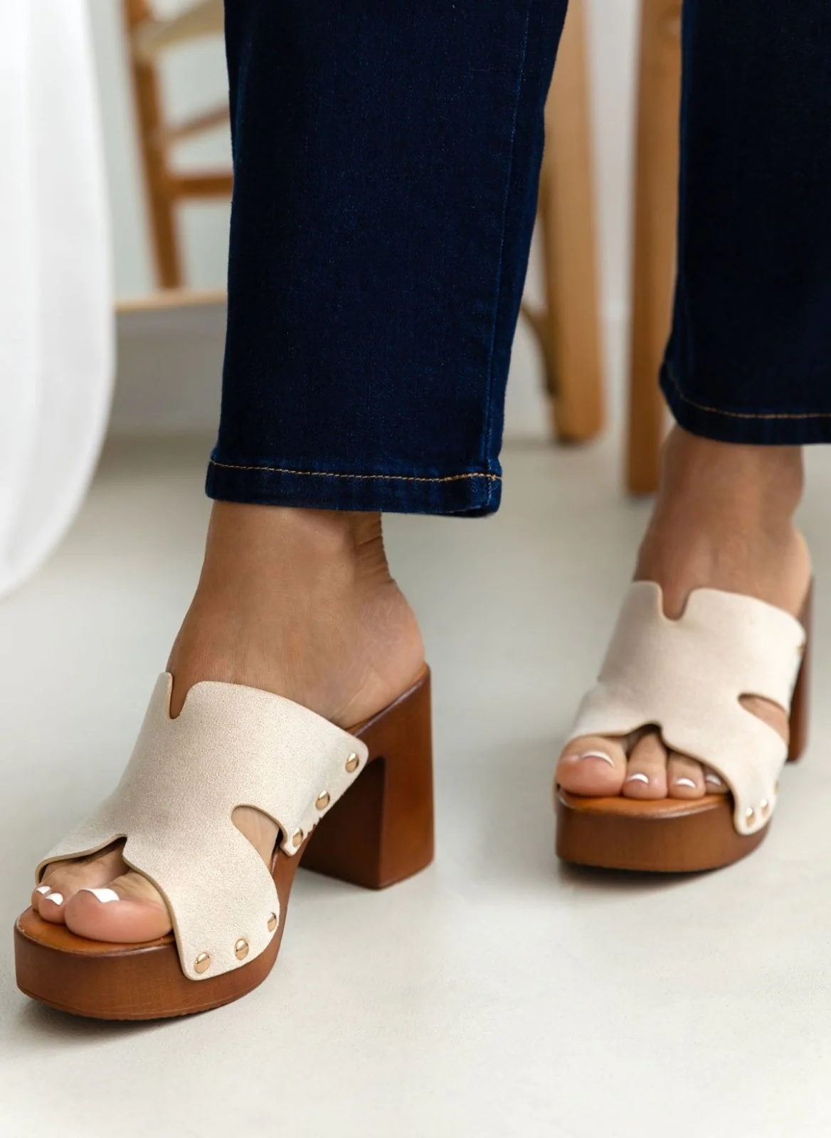 Σουέντ Clogs με τρουκς - Μπεζ - Image 6