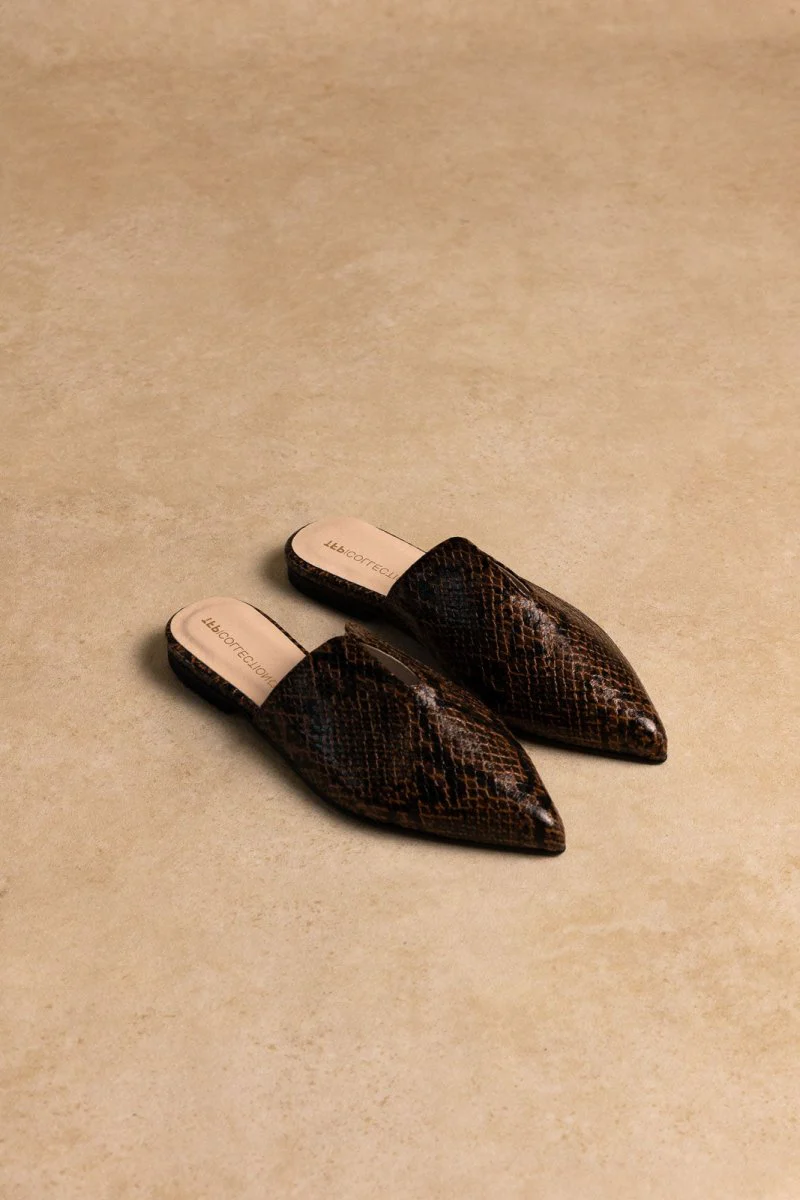 Μυτερά Mules - Καφέ Snake Print - Image 4