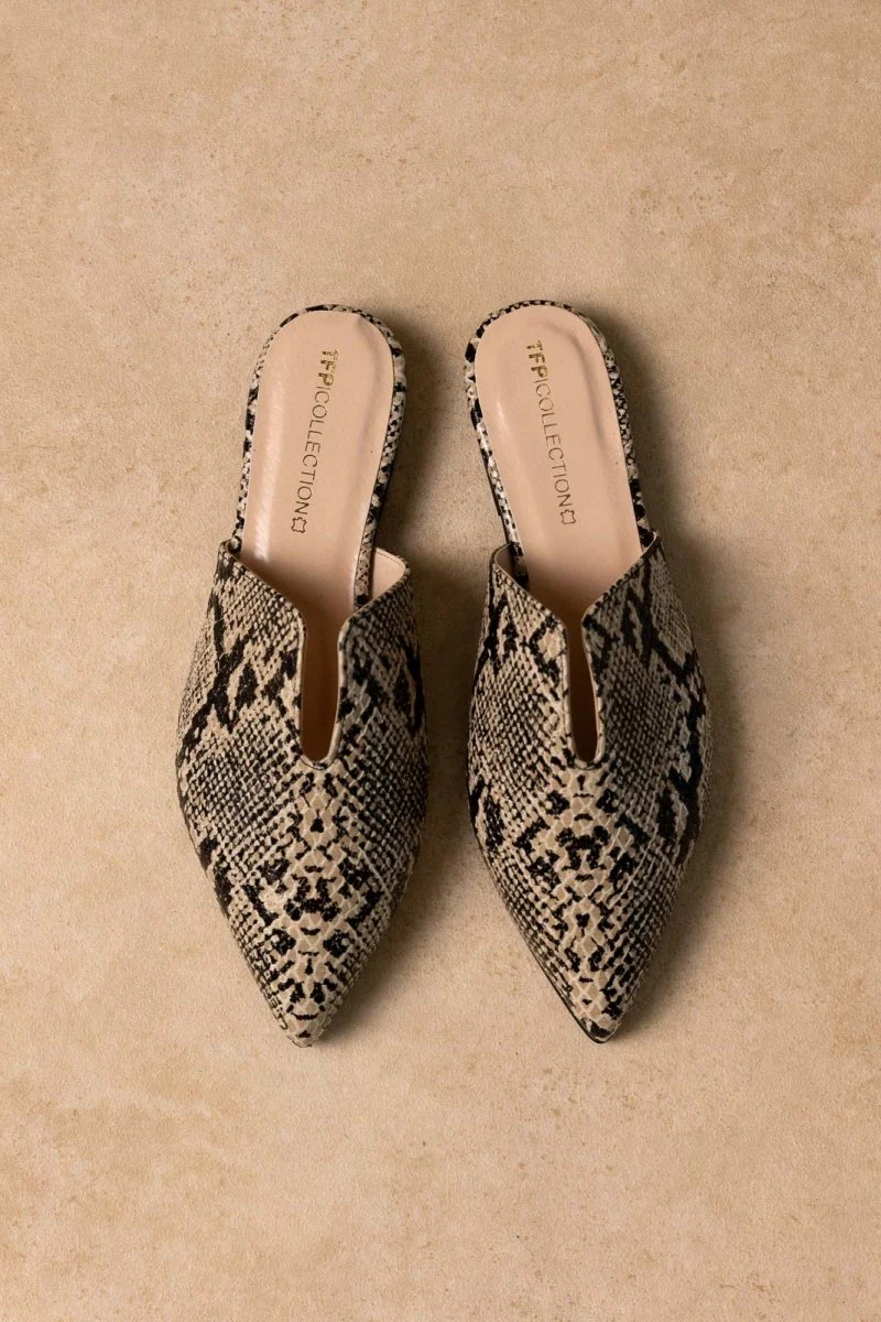 Μυτερά Mules - Ελεφαντόδοντο Μαύρο Snake Print