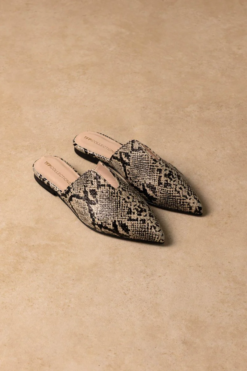 Μυτερά Mules - Ελεφαντόδοντο Μαύρο Snake Print - Image 4