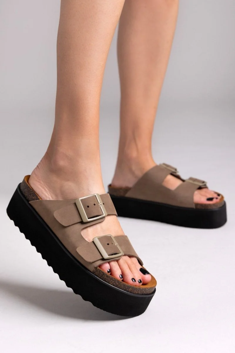 Σανδάλια flatforms nubuck - Λαδί - Image 7