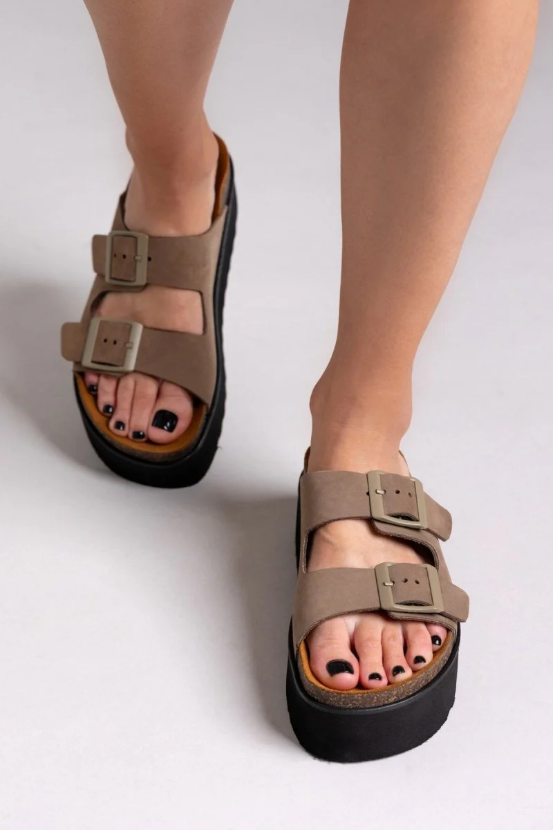 Σανδάλια flatforms nubuck - Λαδί - Image 8
