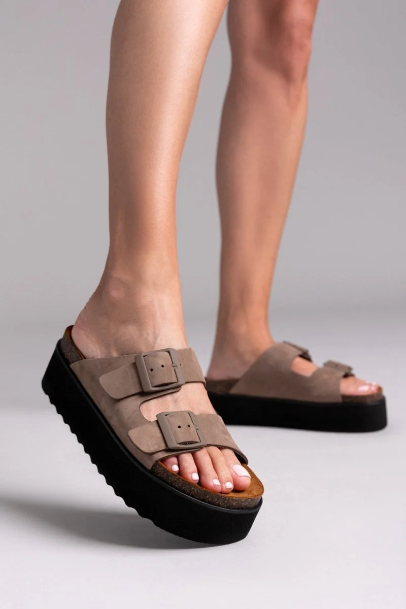 Σανδάλια flatforms nubuck - Τάουπε - Image 2