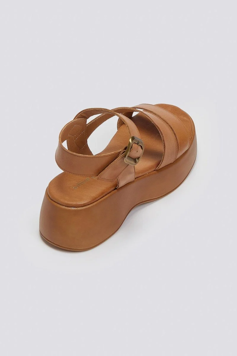 Δερμάτινα σανδάλια flatform - Ταμπά - Image 4