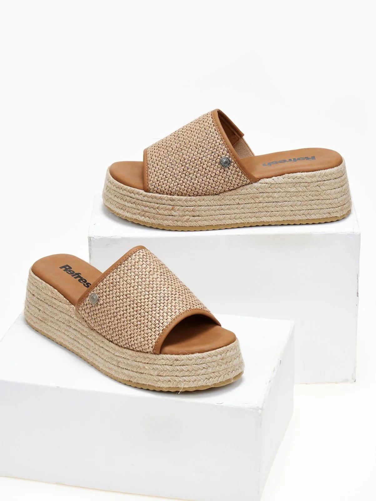 Flatform σανδάλια από ψάθα και σχοινί - τάουπε - Image 3