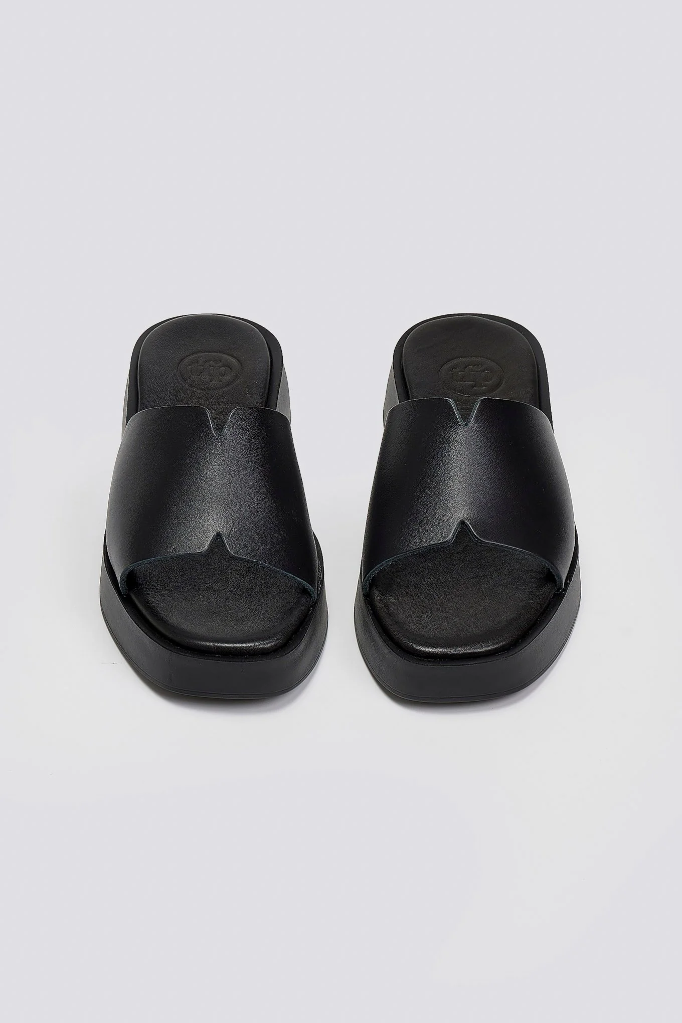 Δερμάτινα σανδάλια flatform- Μαύρο - Image 5