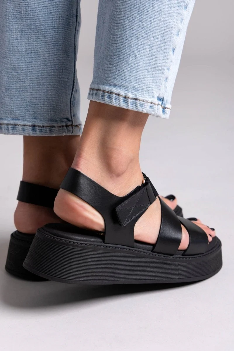 Δερμάτινα σανδάλια με velcro - Μαύρο - Image 6