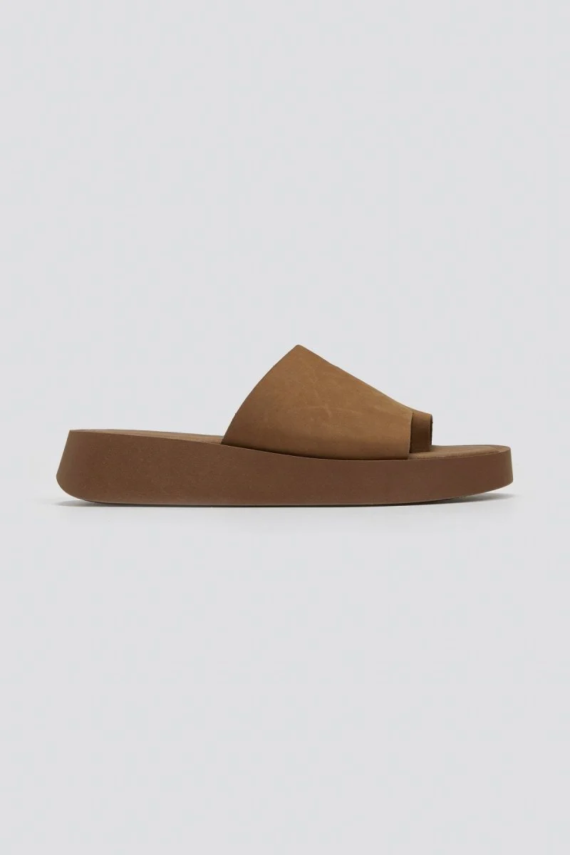 Σανδάλια από δερμάτινο nubuck - κάμελ - Image 6