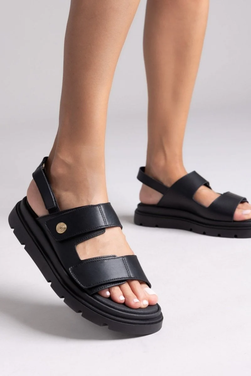 Δερμάτινα σανδάλια flatform- Μαύρο