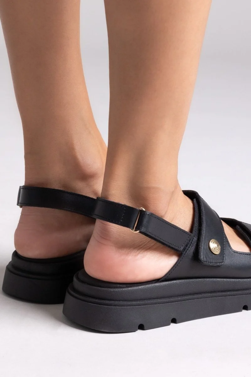 Δερμάτινα σανδάλια flatform- Μαύρο - Image 8