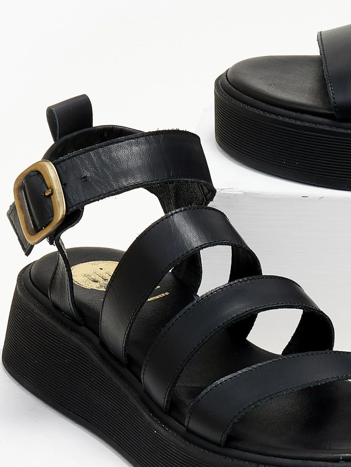 Σανδάλια flatform με λουράκια - Μαύρο - Image 3