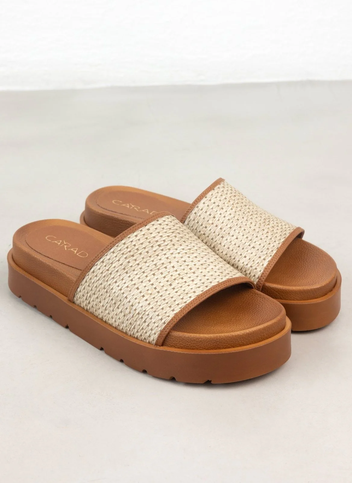 Σανδάλια Flatform με λουρί από ψάθα - ταμπά - Image 2