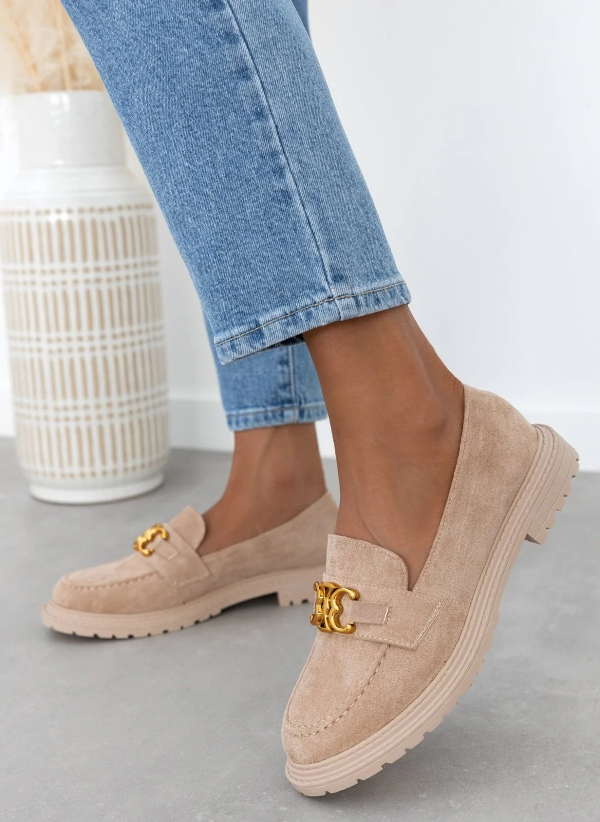 Σουέντ loafers με μεταλλική λεπτομέρεια - Τάουπε - Image 6