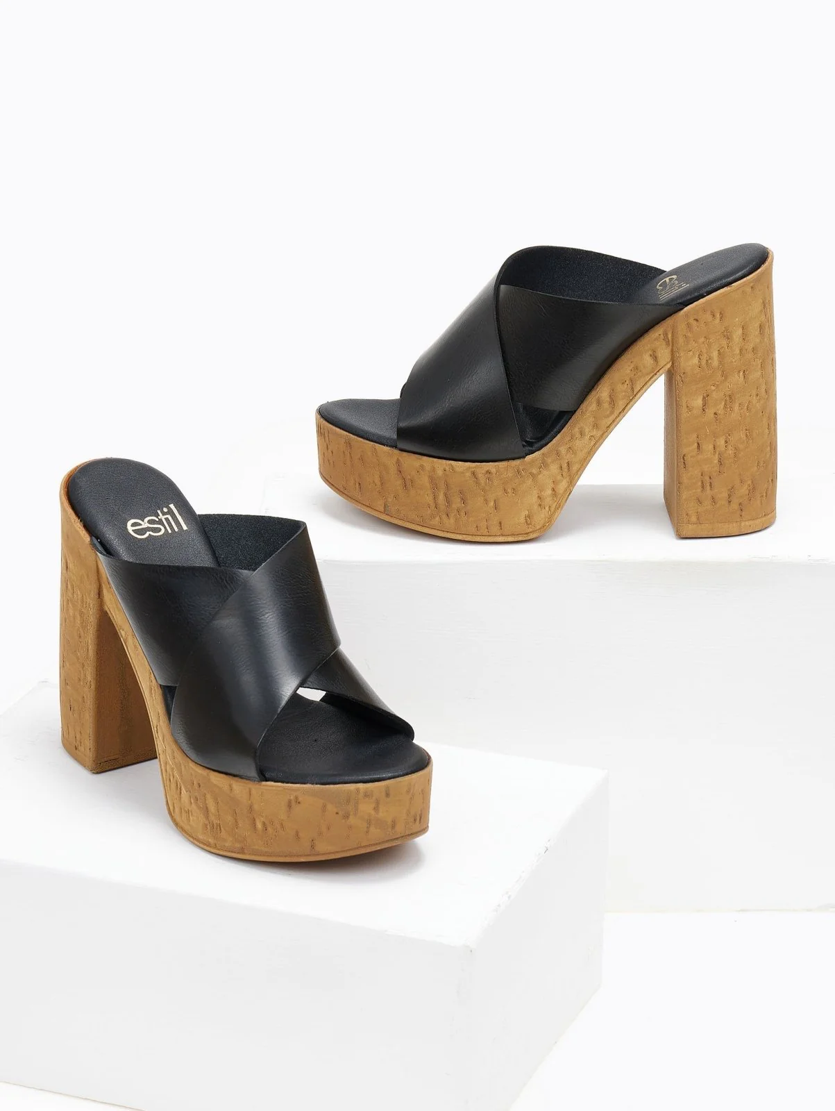 Δερμάτινα σταυρωτό Mules - Μαύρο - Image 2