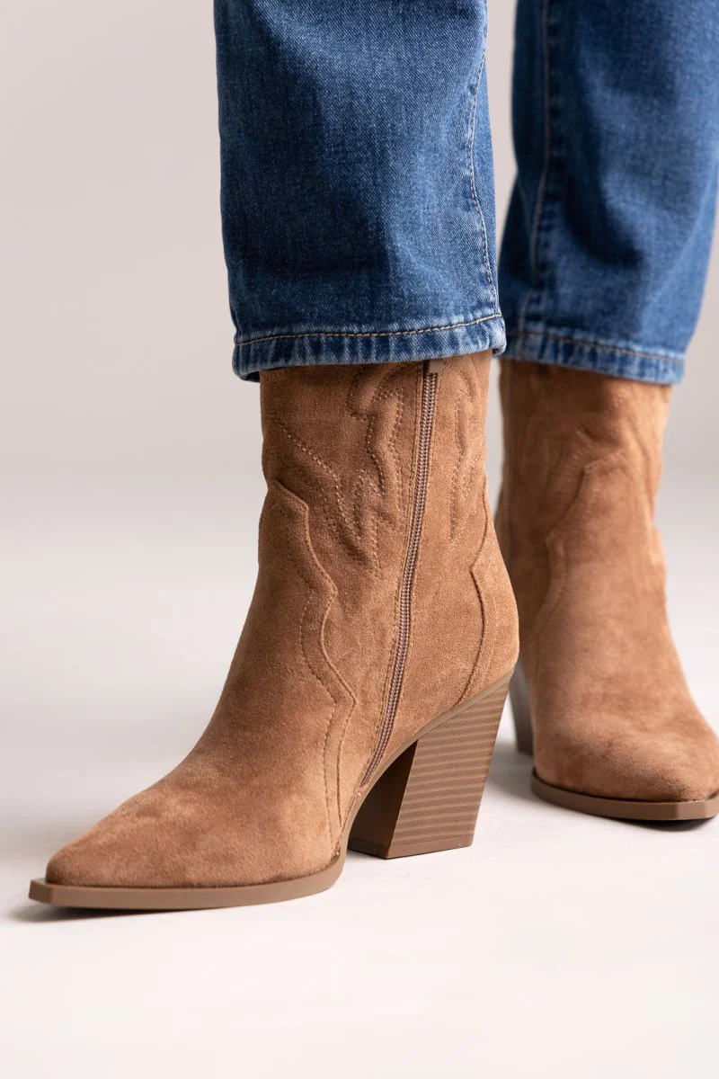 Μυτερά Cowboy Μποτάκια - Camel Suede - Image 5