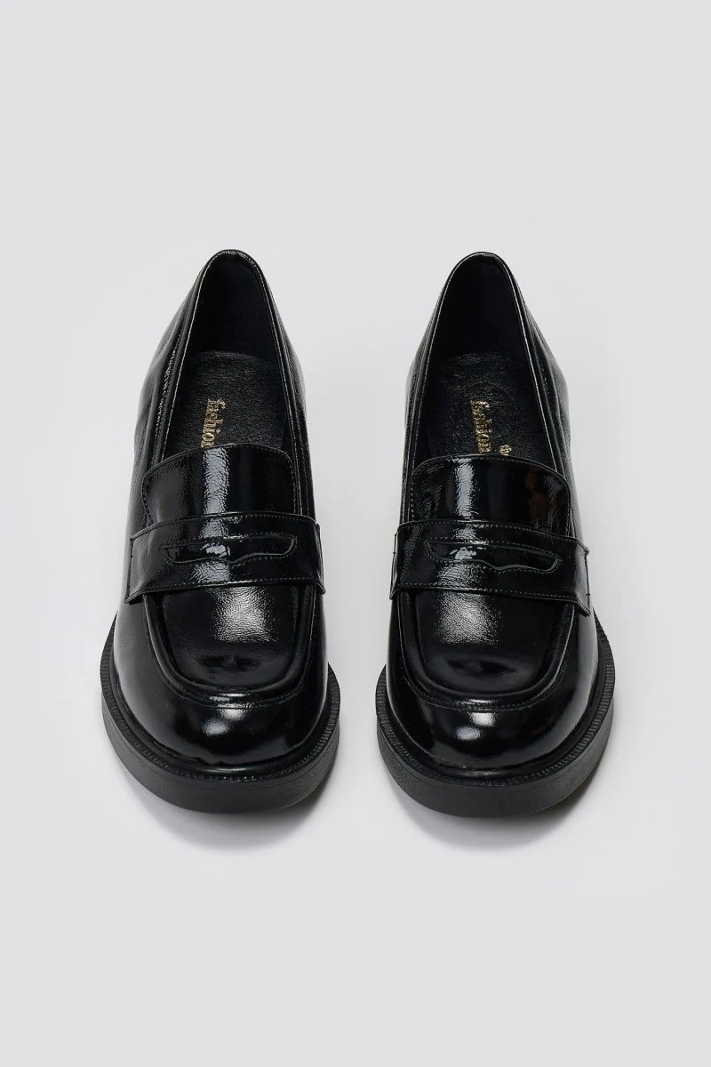 Δερμάτινα loafers με τακούνι - Μαύρο Λουστρίνι - Image 8
