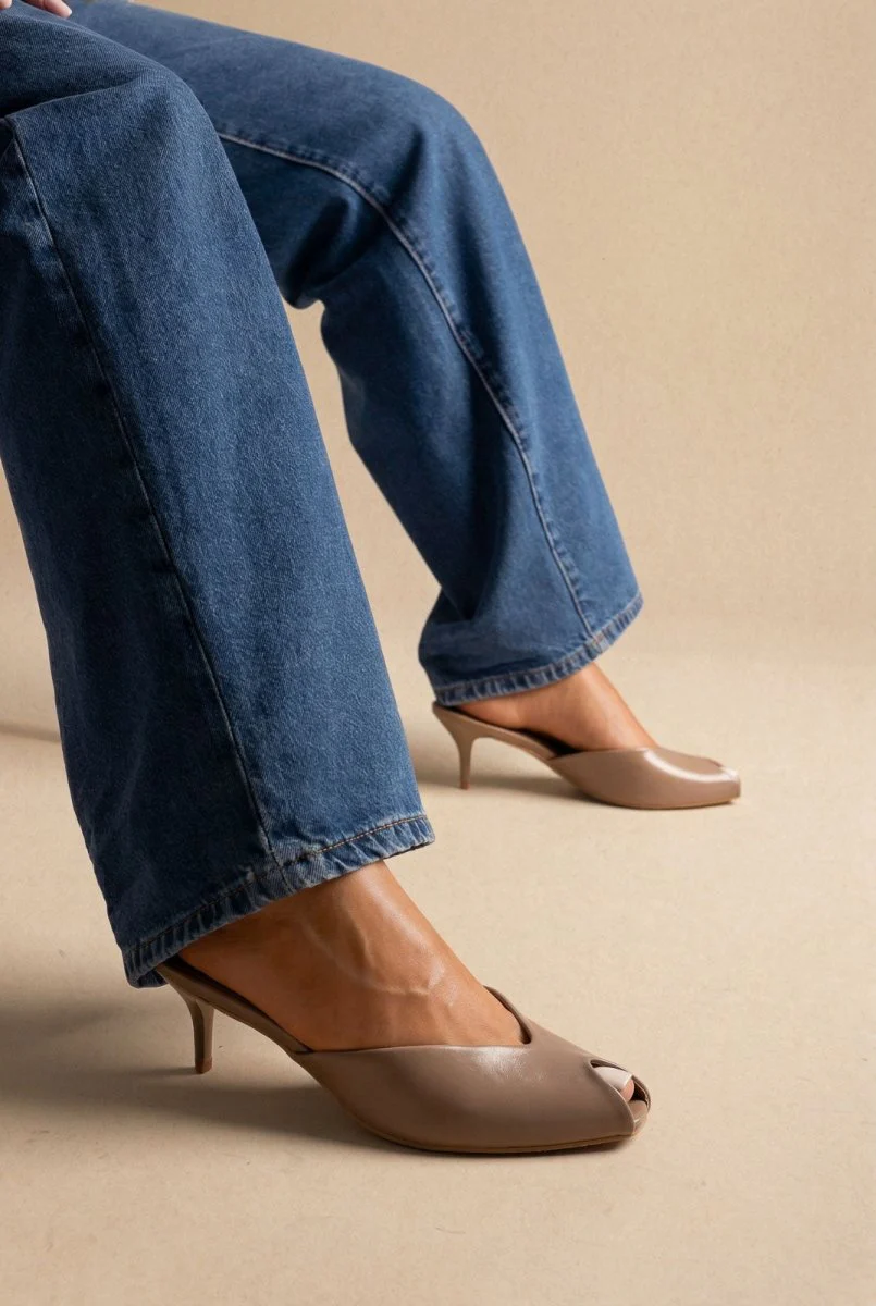 Peep Toe Mules Kitten Heel - Τάουπε Ματ