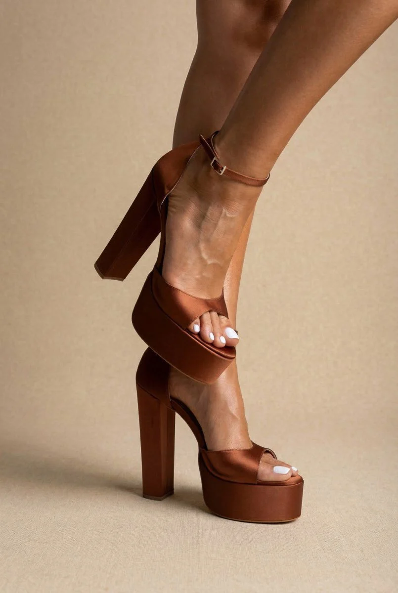 Πέδιλα με φιάπα - σατέν ταμπά