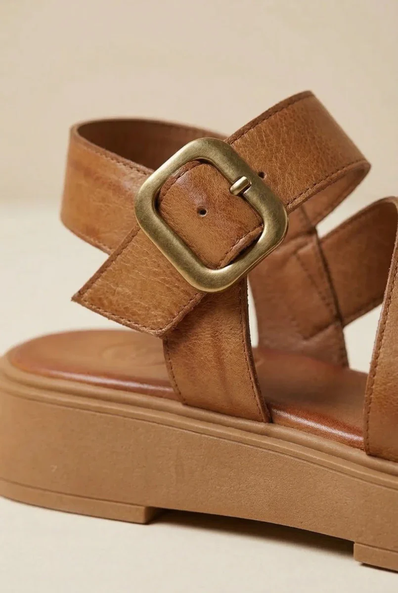 Δερμάτινα σανδάλια flatform - Ταμπά - Image 3