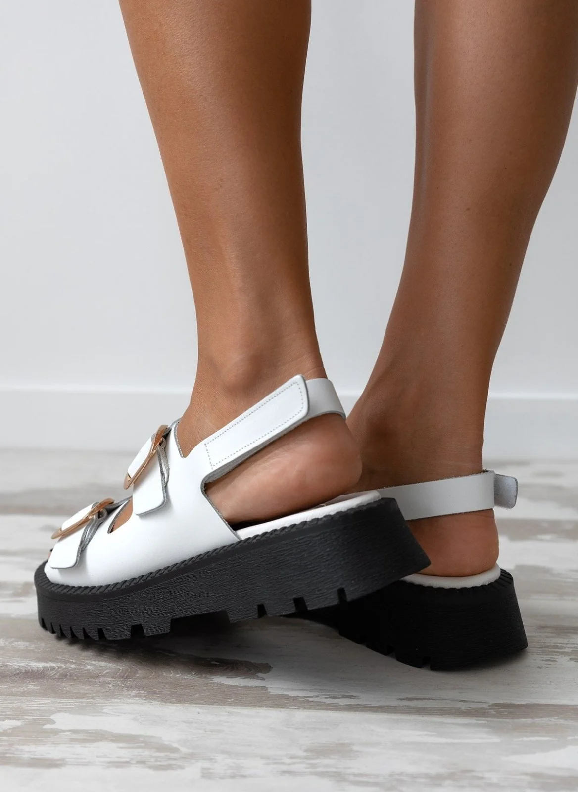 Δερμάτινα σανδάλια με λουράκι Velcro - Λευκό - Image 7