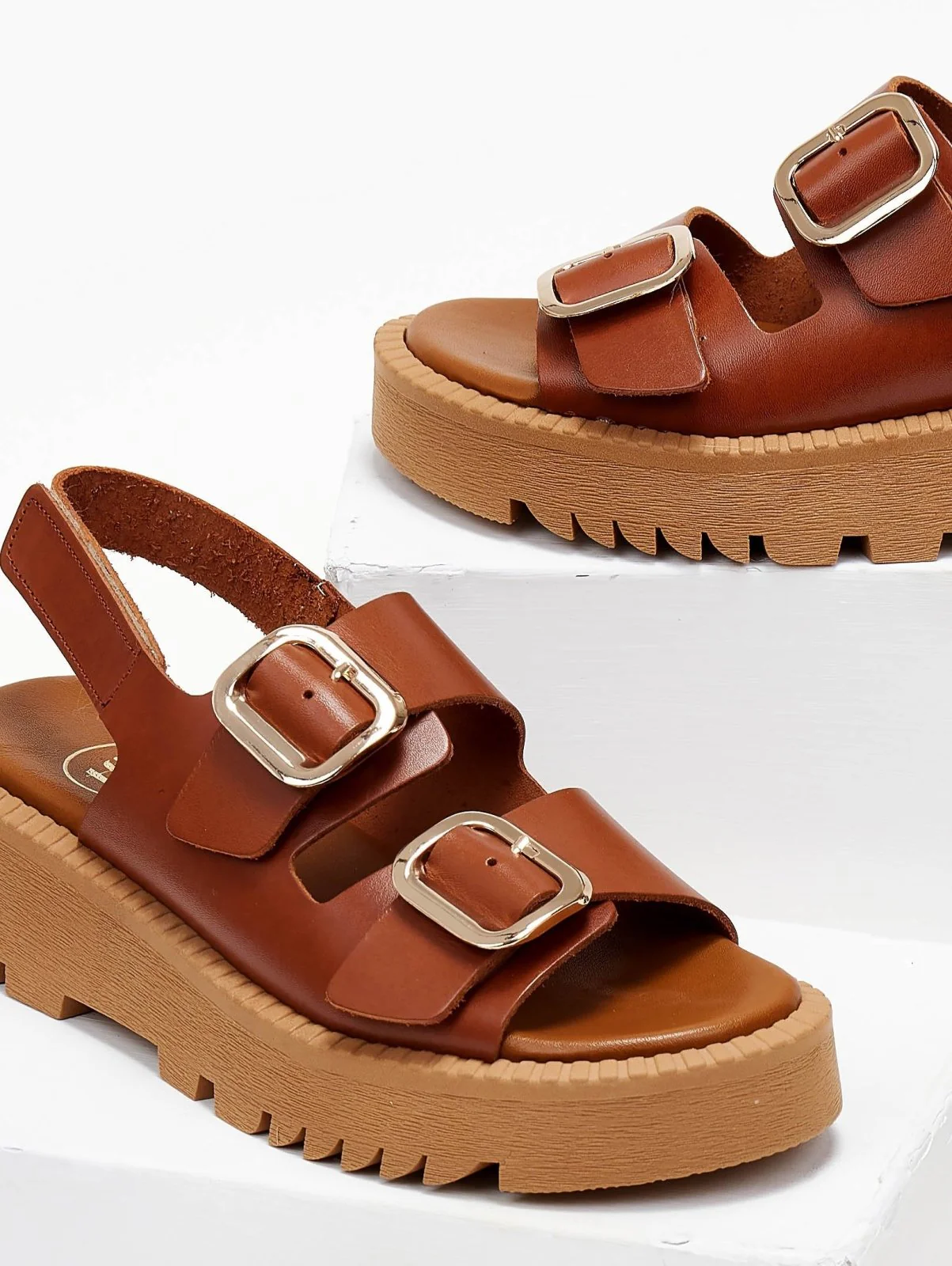 Δερμάτινα σανδάλια με λουράκι Velcro - Ταμπά