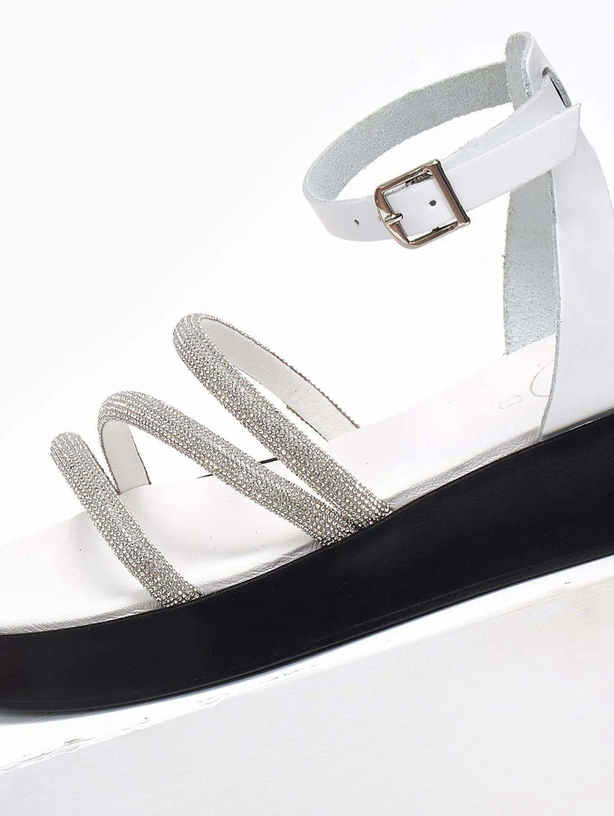 Δερμάτινα σανδάλια flatform με στρας - Μαύρο - Image 4
