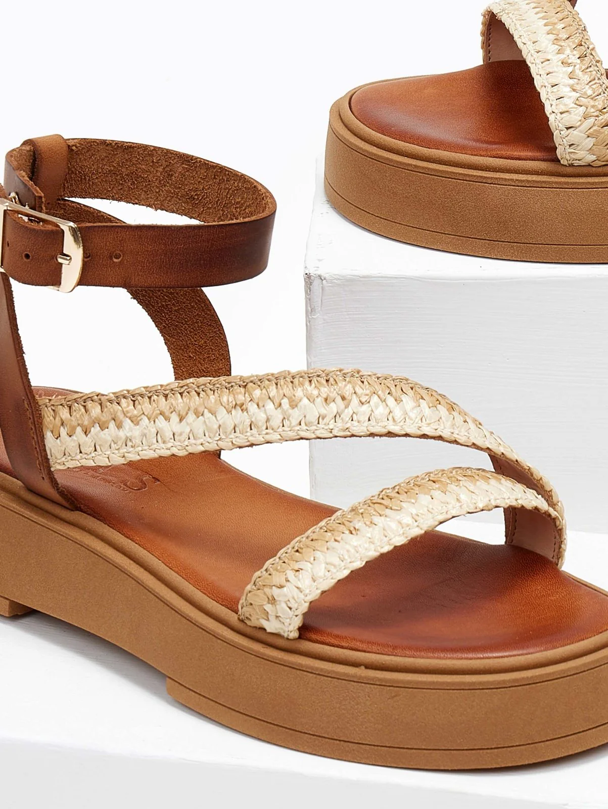 Δερμάτινα σανδάλια Flatform - Φυσικό - Image 2