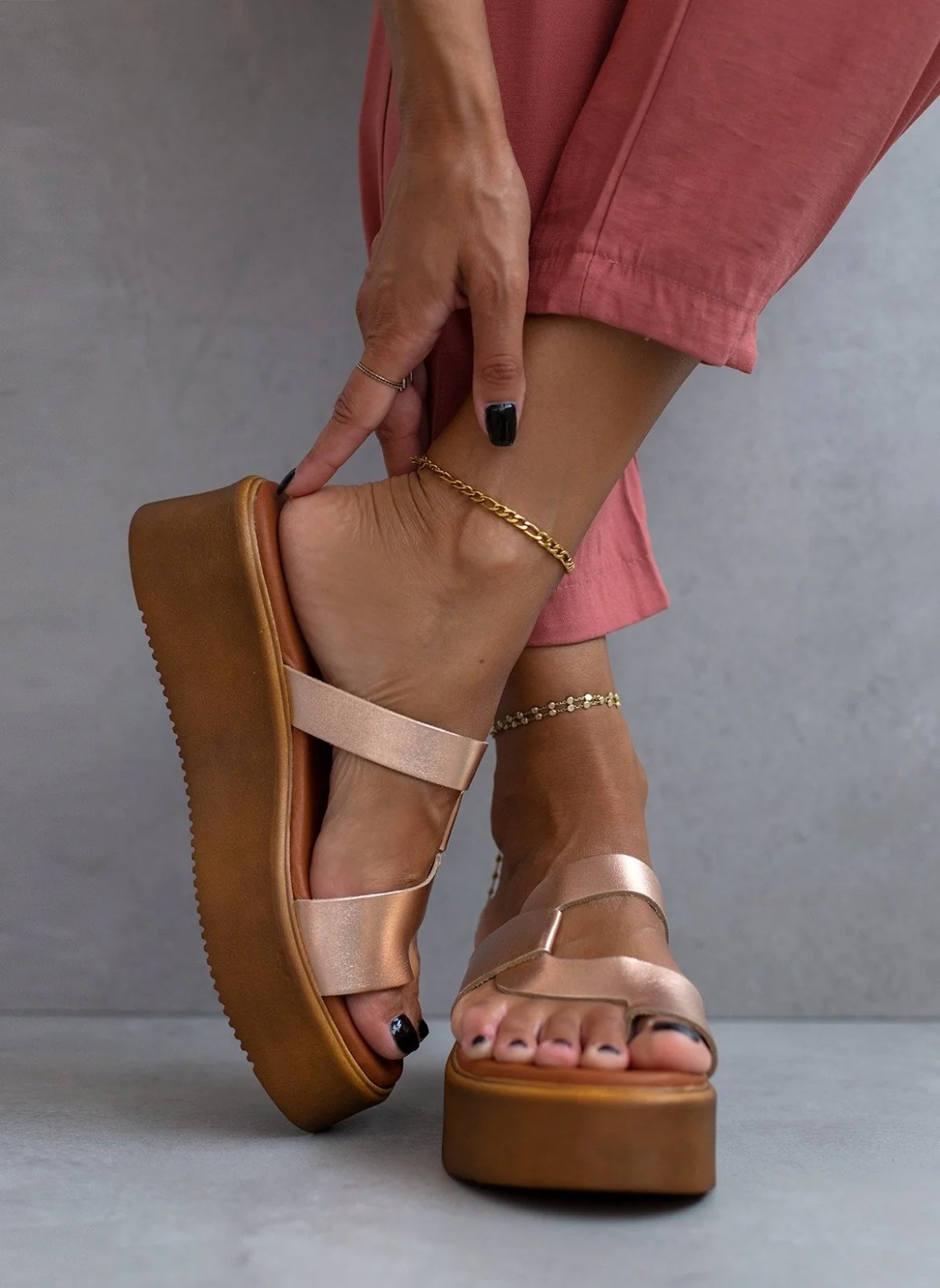 Δερμάτινα σανδάλια flatform - Χαλκός - Image 2