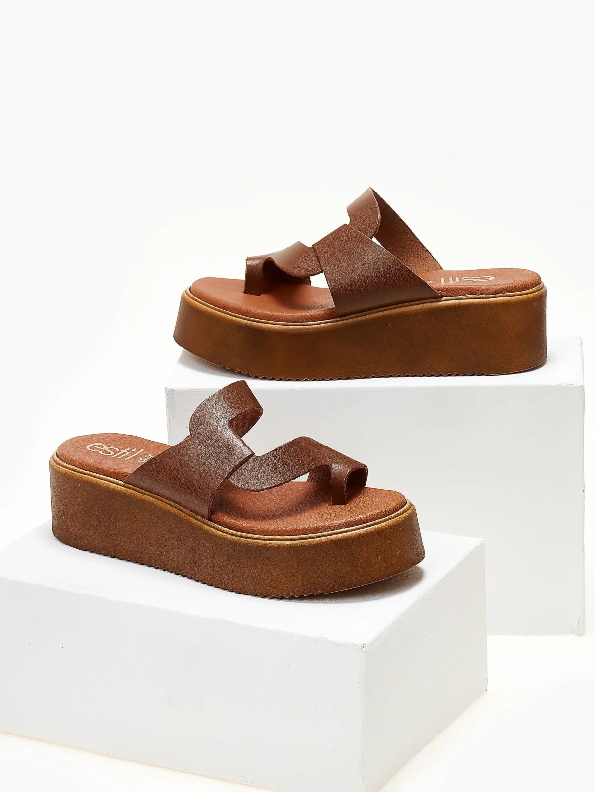 Δερμάτινα σανδάλια flatform - Ταμπά - Image 5