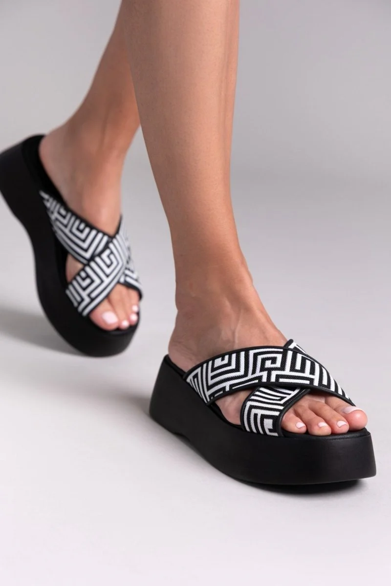 Σανδάλια flatform με χιαστί φάσα - Μαύρο - Image 6