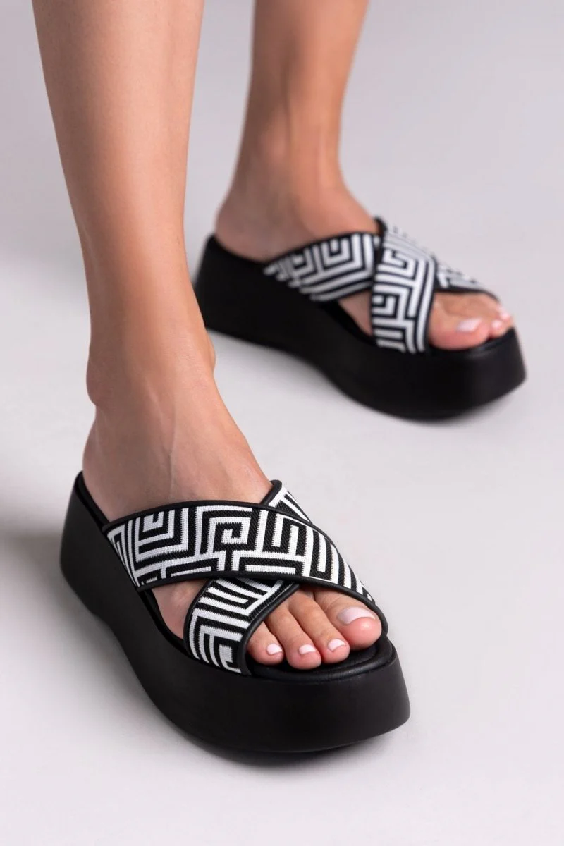 Σανδάλια flatform με χιαστί φάσα - Μαύρο - Image 8