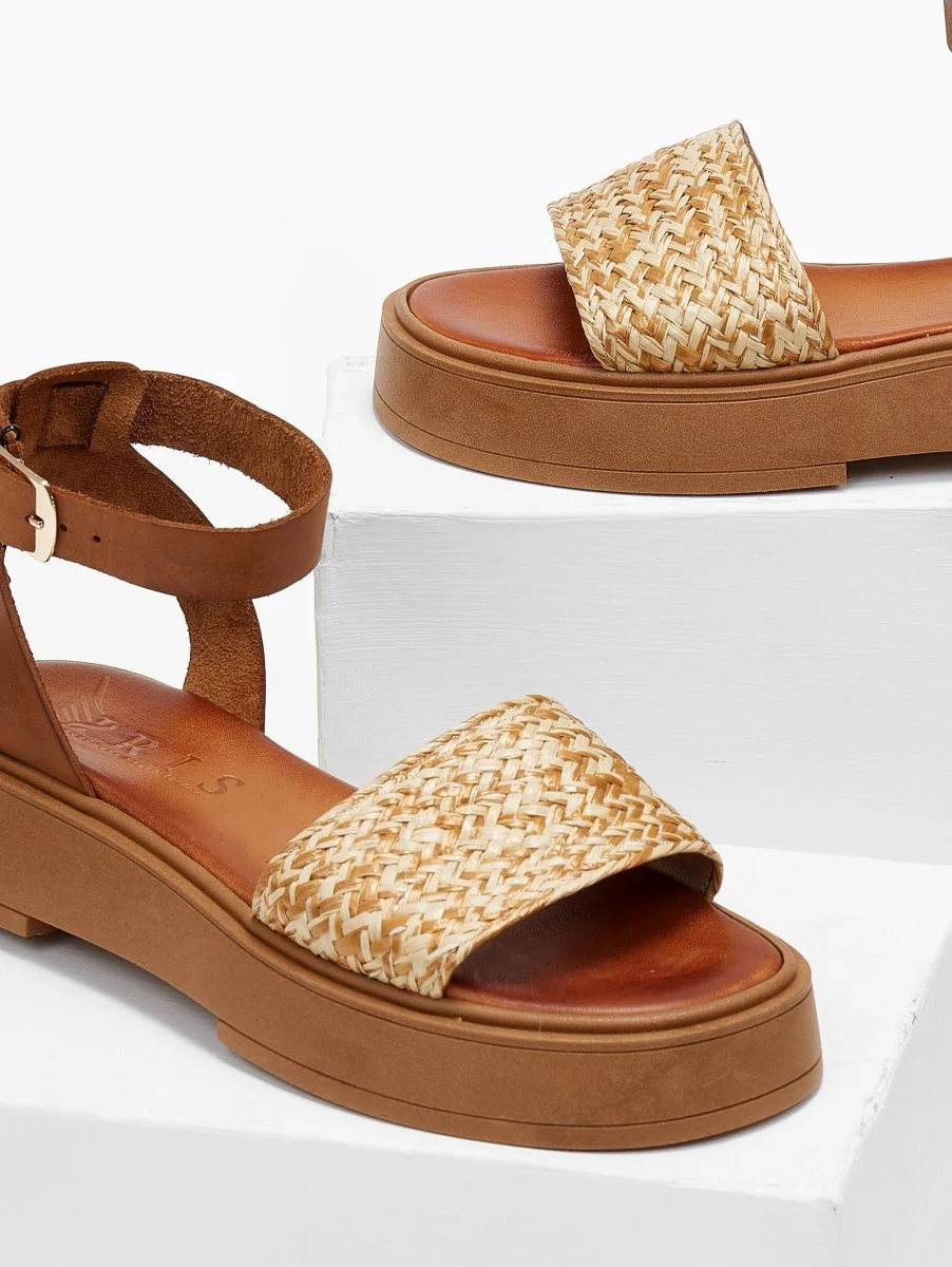 Δερμάτινα flatform σανδάλια - Φυσικό