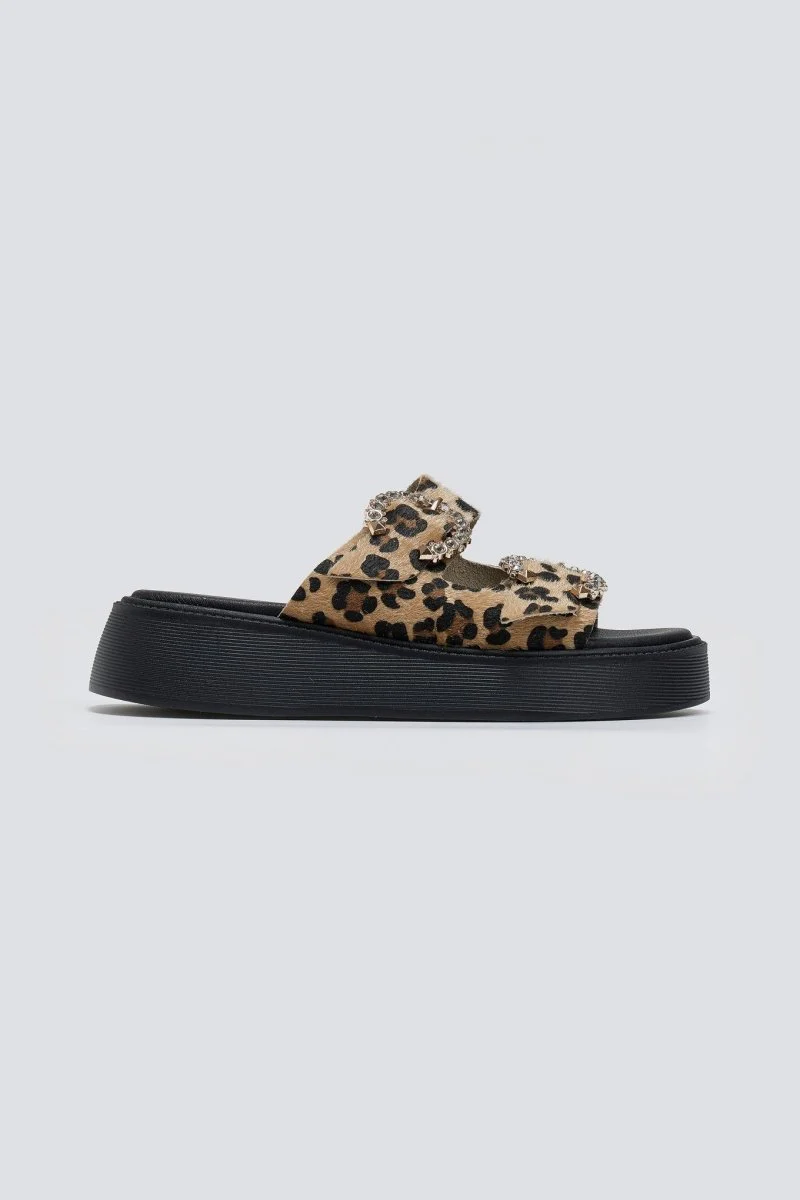 Δερμάτινα σανδάλια με animal print - λεοπάρ - Image 8