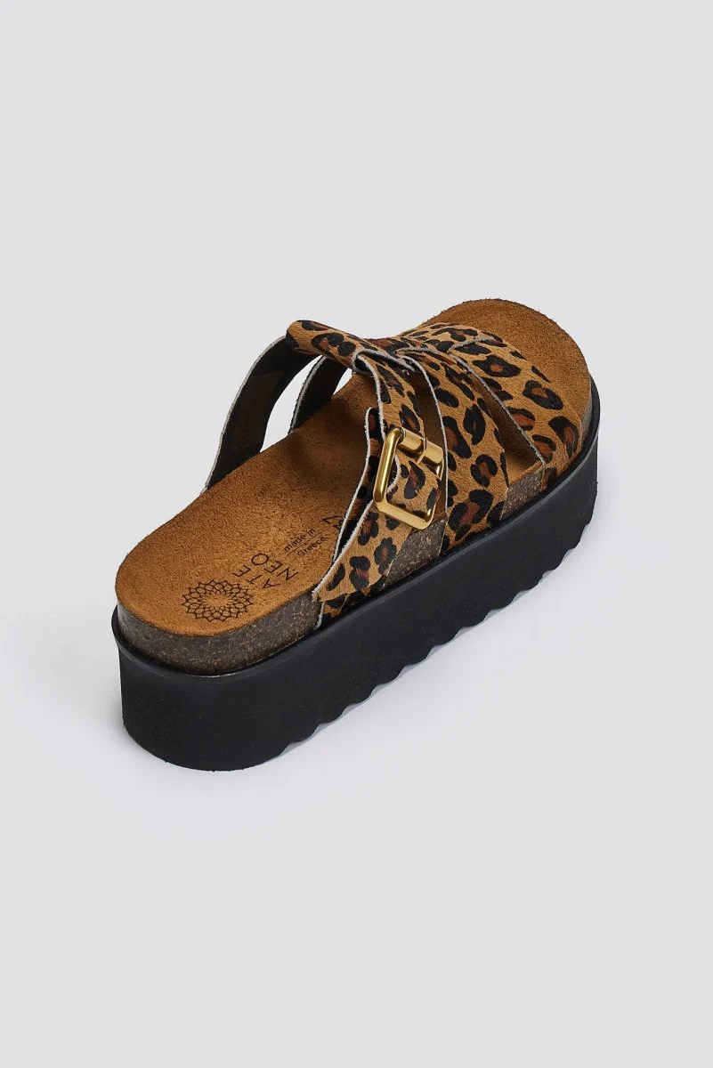 Σανδάλια flatforms δερμάτινα με print - Leopard - Image 3