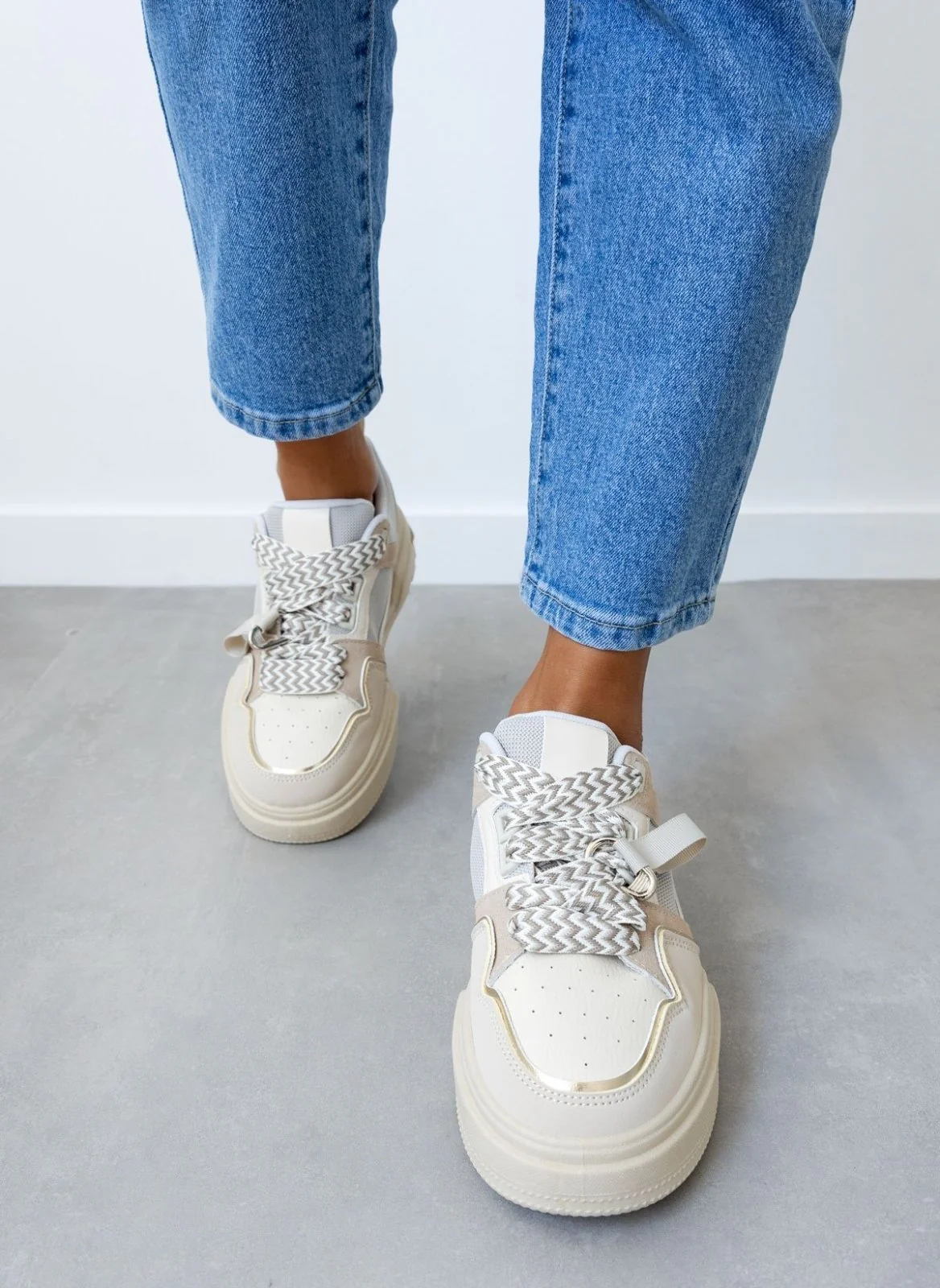 Chunky sneakers με φαρδιά κορδόνια - Μπεζ - Image 5