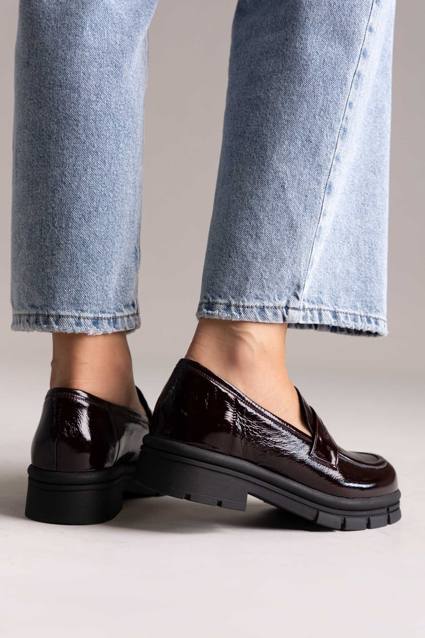 Loafers με τρακτερωτή σόλα - Μπορντώ λουστρίνι - Image 5