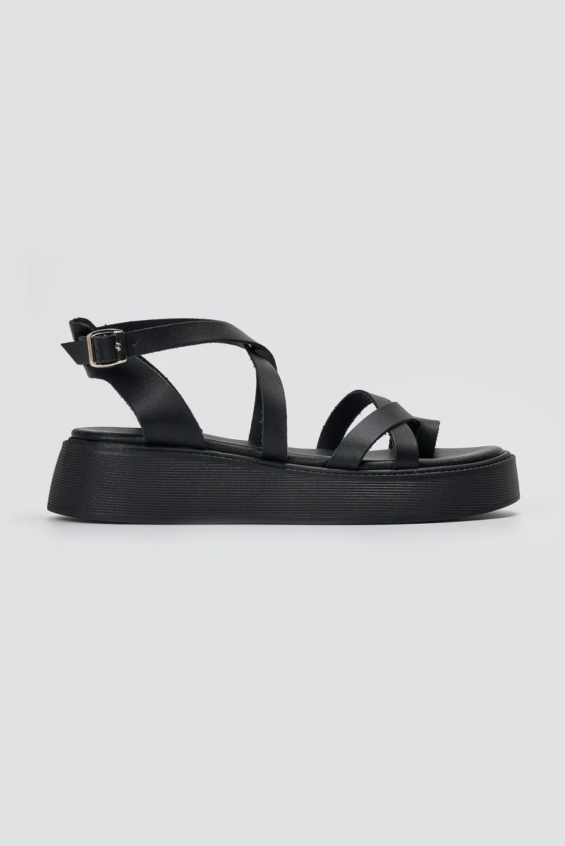 Σανδάλια flatform με χιαστί λουράκια - Μαύρο Ματ