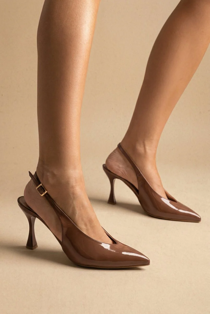 Γόβες με V κόψιμο Slingback Kitten Heel - Καφέ Λουστρίνι